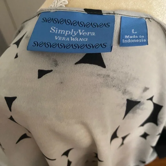 Simply Vera Sleeveless gray and black top - Picture 3 of 3